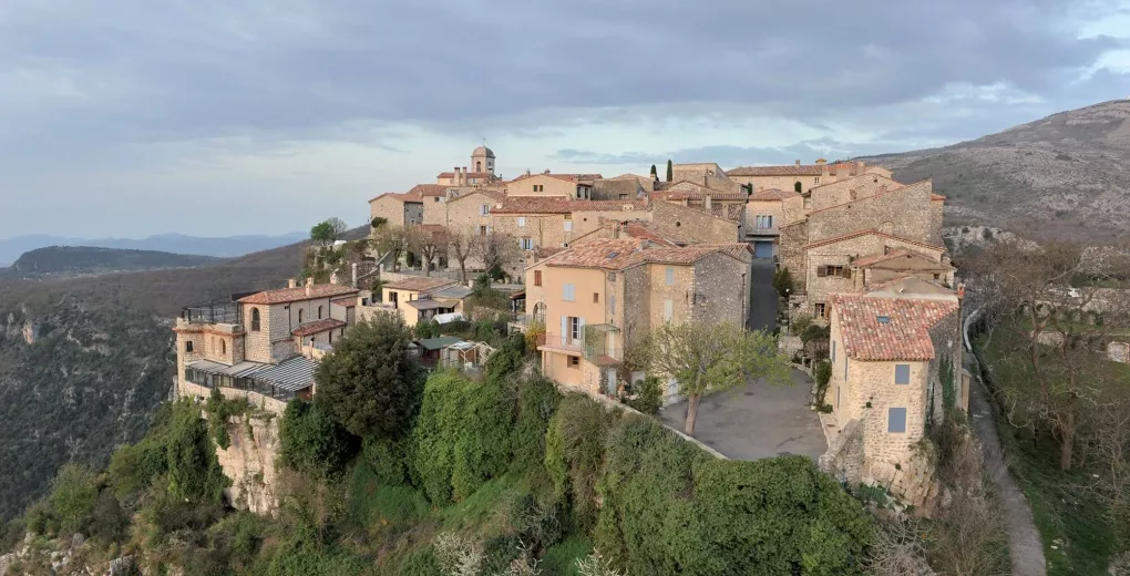 Camping familial moins de 100 places aux porte du parc régional des Causses du Quercy et des grands sites du Lot...